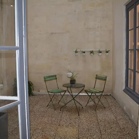 Апартаменты Appartemment Terrasse Parking Centre Historique
